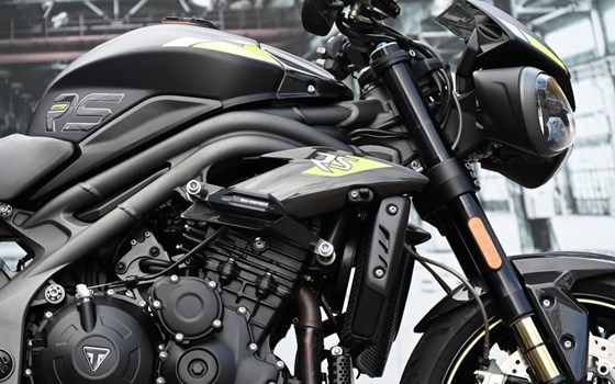 Gebrauchtmotorrad Triumph Speed Triple RS - Bild 2