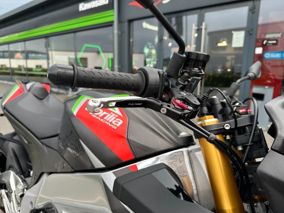 Angebot Aprilia Tuono V4 1100 Factory Bild 11: Angebot Aprilia Tuono V4 1100 Factory