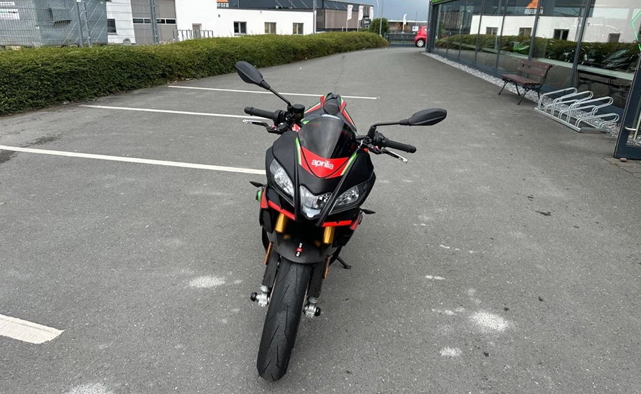 Angebot Aprilia Tuono V4 1100 Factory Bild 2: Angebot Aprilia Tuono V4 1100 Factory