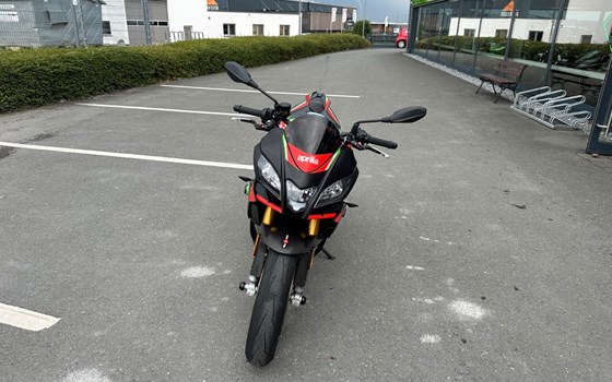 Gebrauchtmotorrad Aprilia Tuono V4 1100 Factory - Bild 2