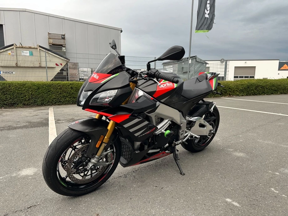 Angebot Aprilia Tuono V4 1100 Factory Bild 3: Angebot Aprilia Tuono V4 1100 Factory