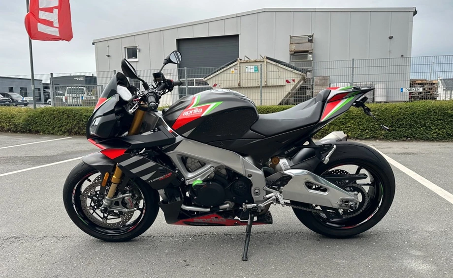 Angebot Aprilia Tuono V4 1100 Factory Bild 4: Angebot Aprilia Tuono V4 1100 Factory