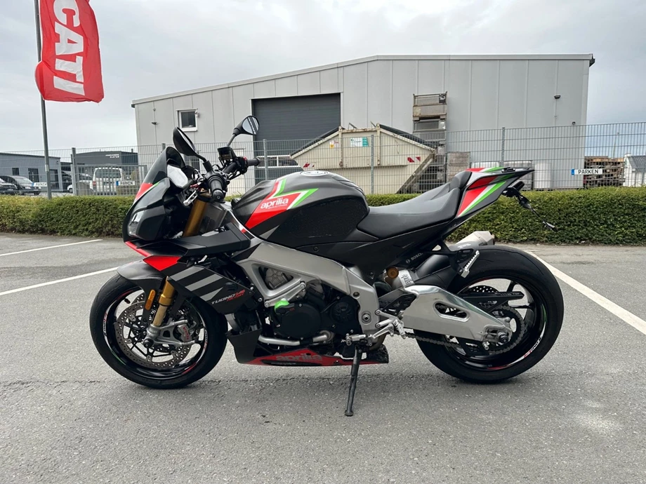 Angebot Aprilia Tuono V4 1100 Factory Bild 4: Angebot Aprilia Tuono V4 1100 Factory