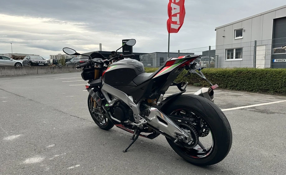 Angebot Aprilia Tuono V4 1100 Factory Bild 5: Angebot Aprilia Tuono V4 1100 Factory