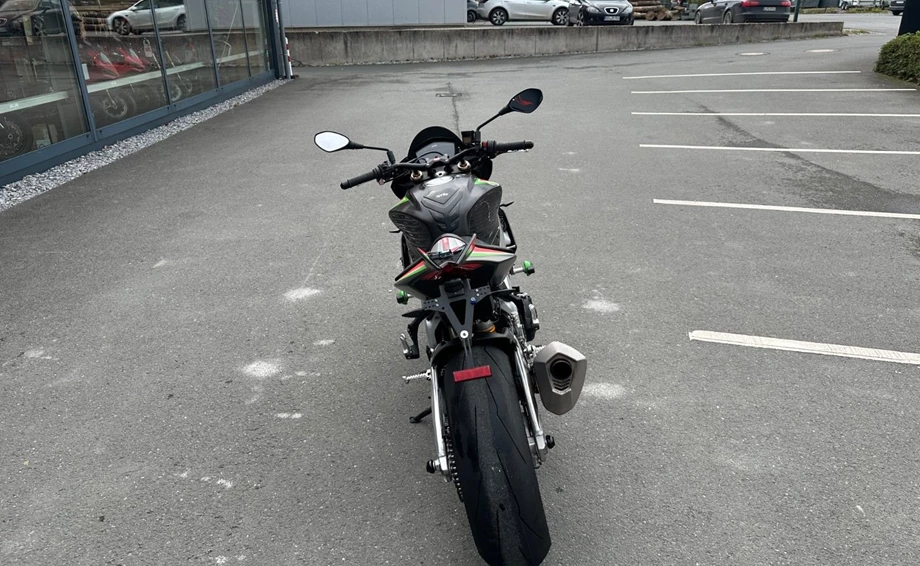 Angebot Aprilia Tuono V4 1100 Factory Bild 6: Angebot Aprilia Tuono V4 1100 Factory