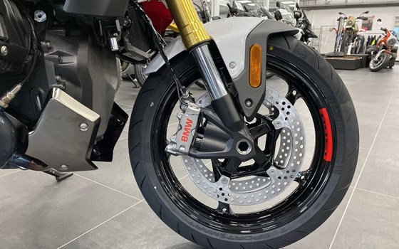 Gebrauchtmotorrad BMW R 1300 R - Bild 8