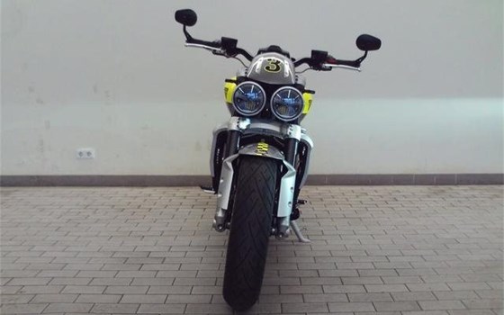 Gebrauchtmotorrad Triumph Rocket 3 R - Bild 3 Gebrauchtmotorrad Triumph Rocket 3 R - Bild 3