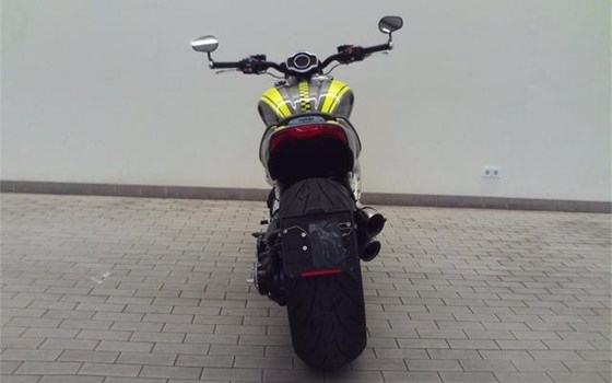 Gebrauchtmotorrad Triumph Rocket 3 R - Bild 8 Gebrauchtmotorrad Triumph Rocket 3 R - Bild 8