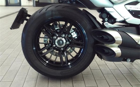 Gebrauchtmotorrad Triumph Rocket 3 R - Bild 9