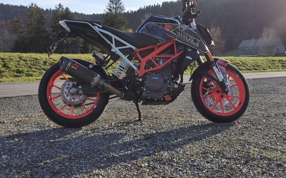 Gebrauchtmotorrad KTM 390 Duke - Bild 1 Gebrauchtmotorrad KTM 390 Duke - Bild 1