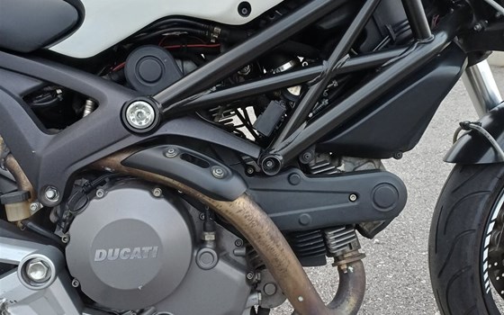 Gebrauchtmotorrad Ducati Monster 696 - Bild 15 Gebrauchtmotorrad Ducati Monster 696 - Bild 15