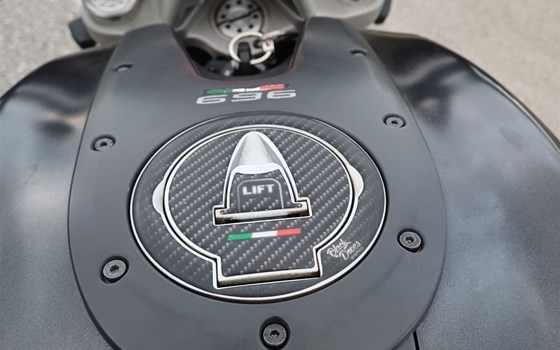 Gebrauchtmotorrad Ducati Monster 696 - Bild 18