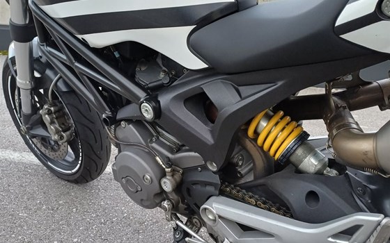 Gebrauchtmotorrad Ducati Monster 696 - Bild 3 Gebrauchtmotorrad Ducati Monster 696 - Bild 3