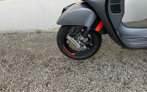 Gebrauchtmotorrad Vespa GTS 125 Super Sport - Bild 6 Gebrauchtmotorrad Vespa GTS 125 Super Sport - Bild 6