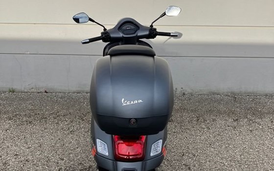 Gebrauchtmotorrad Vespa GTS 125 Super Sport - Bild 7 Gebrauchtmotorrad Vespa GTS 125 Super Sport - Bild 7
