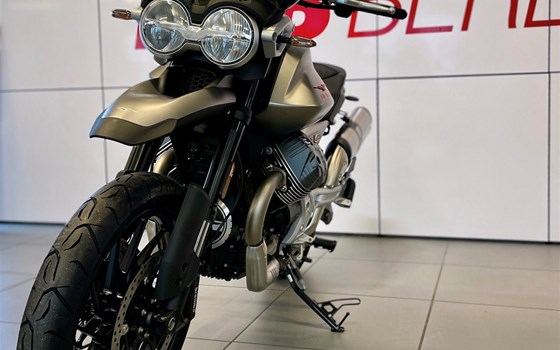 Gebrauchtmotorrad Moto Guzzi V85 Strada - Bild 3