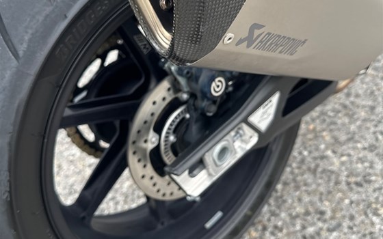 Gebrauchtmotorrad BMW S 1000 R - Bild 16 Gebrauchtmotorrad BMW S 1000 R - Bild 16