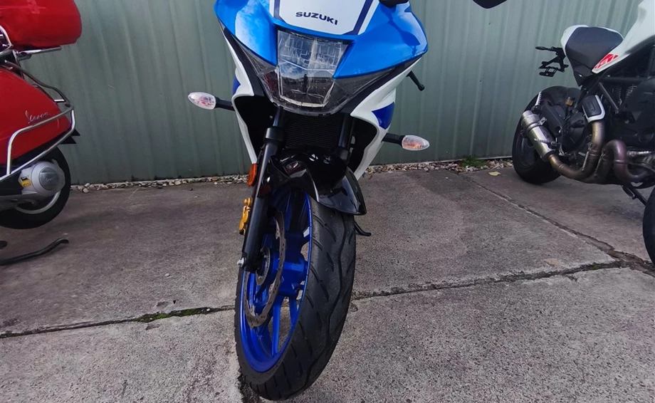 Angebot Suzuki GSX-R125 Bild 3: Angebot Suzuki GSX-R125