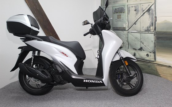 Gebrauchtmotorrad Honda SH125i - Bild 1