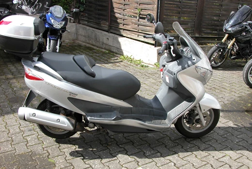 Suzuki Burgman 200