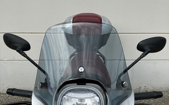 Gebrauchtmotorrad Piaggio Beverly 350ie Sport Touring - Bild 11 Gebrauchtmotorrad Piaggio Beverly 350ie Sport Touring - Bild 11