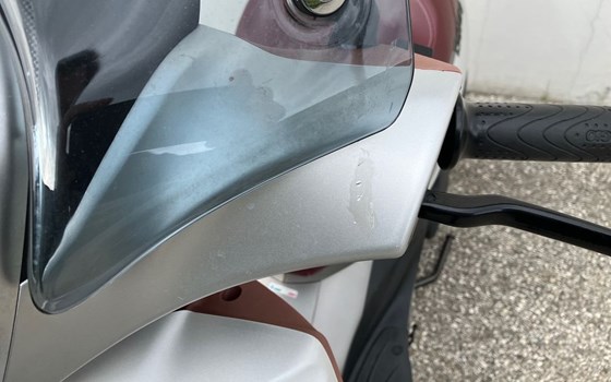 Gebrauchtmotorrad Piaggio Beverly 350ie Sport Touring - Bild 12 Gebrauchtmotorrad Piaggio Beverly 350ie Sport Touring - Bild 12
