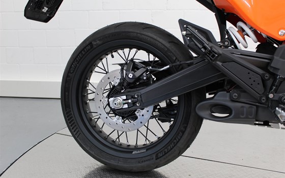 Motorrad Occasion KTM 390 SMC R - Bild 9