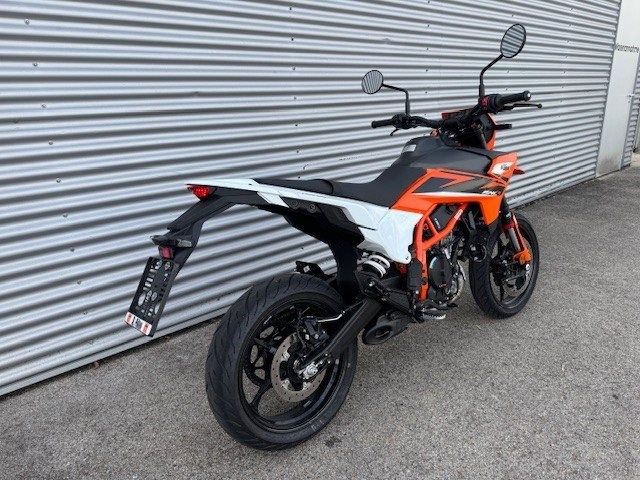 KTM 125 SMC R () - Bild 3