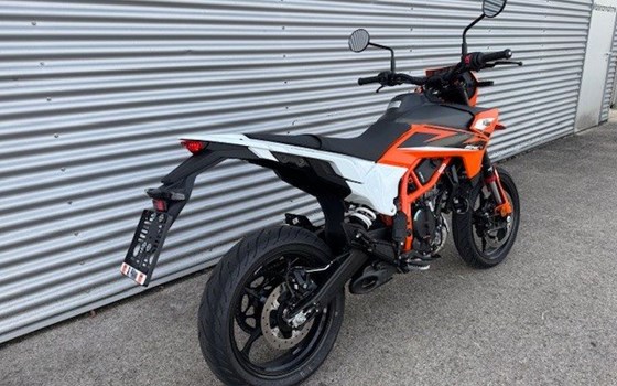 Gebrauchtmotorrad KTM 125 SMC R - Bild 3 Gebrauchtmotorrad KTM 125 SMC R - Bild 3