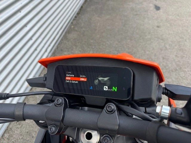 KTM 125 SMC R () - Bild 4