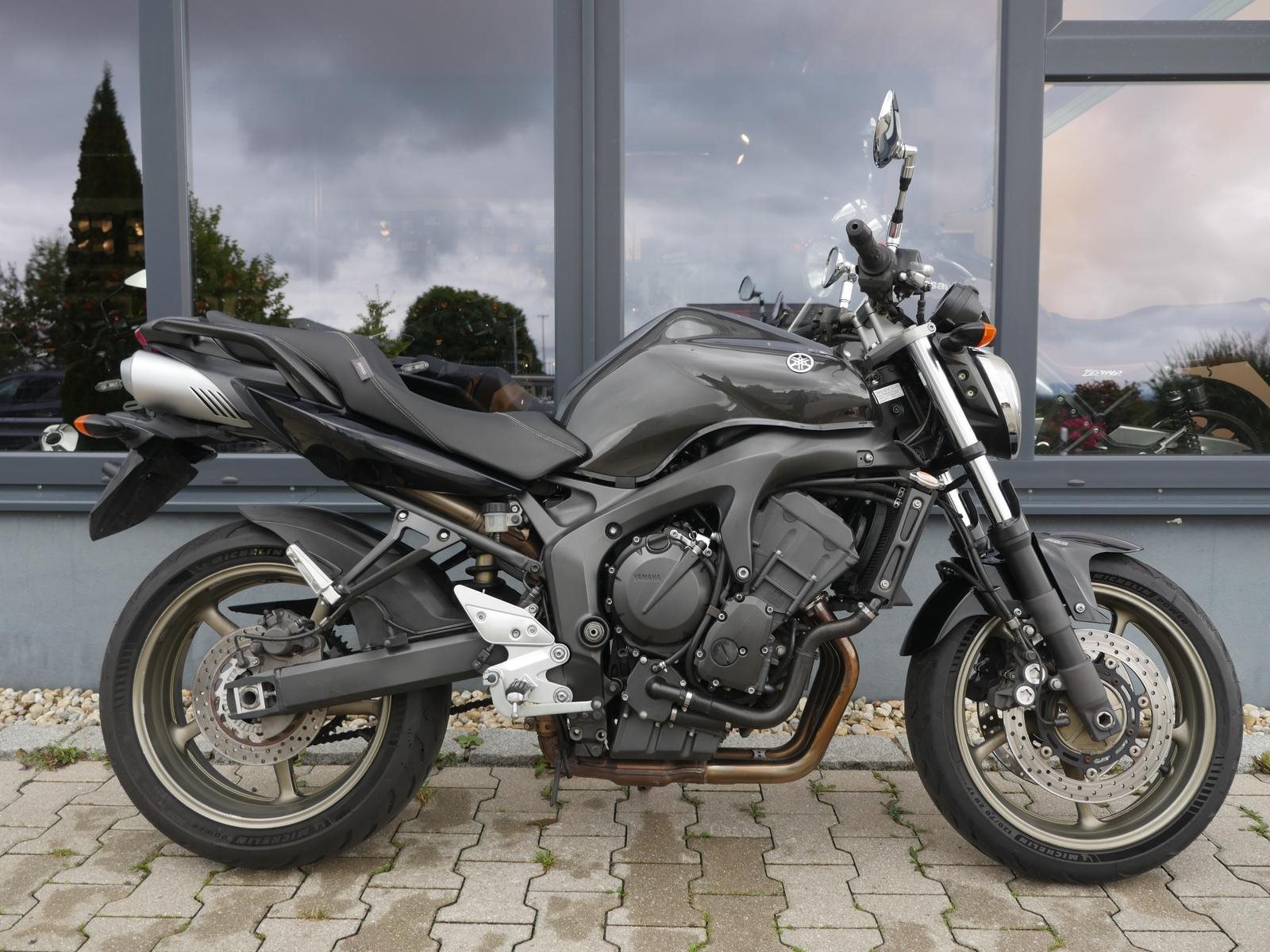 Yamaha FZ6 S2