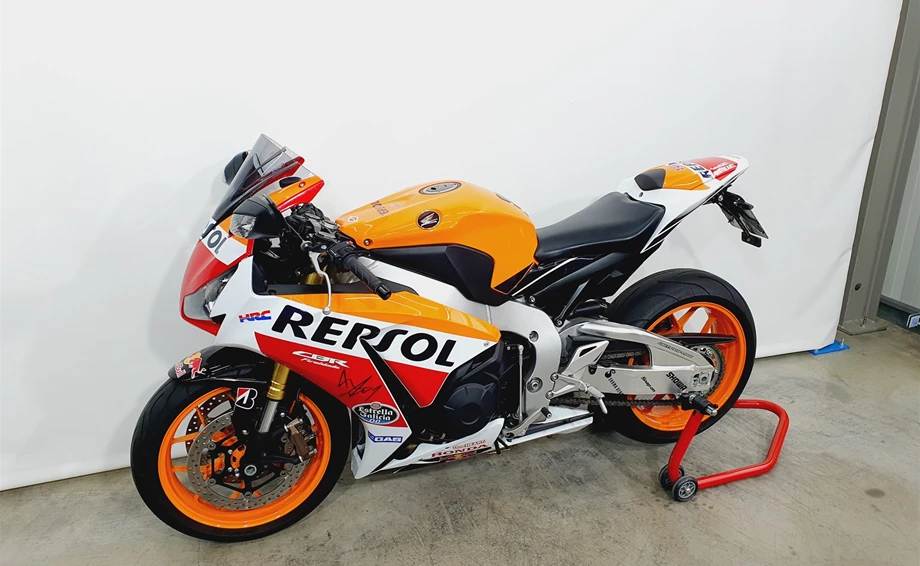 Angebot Honda CBR1000RR Fireblade Bild 6: Angebot Honda CBR1000RR Fireblade