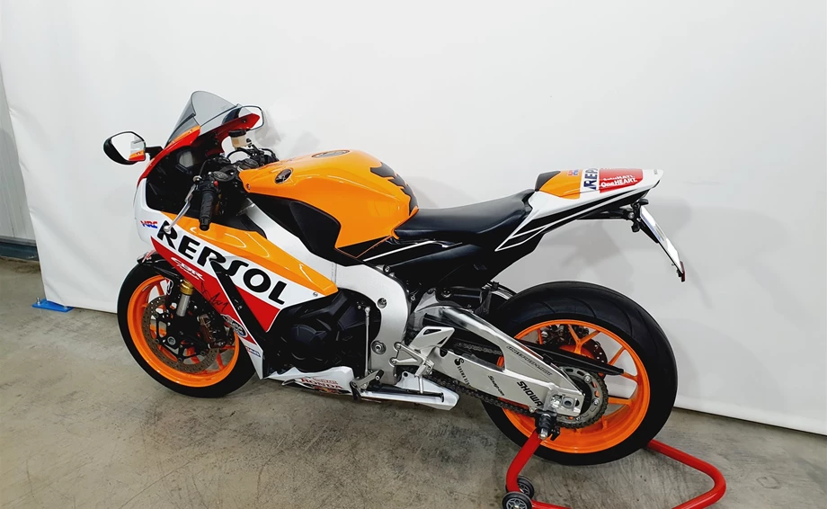 Angebot Honda CBR1000RR Fireblade Bild 7: Angebot Honda CBR1000RR Fireblade