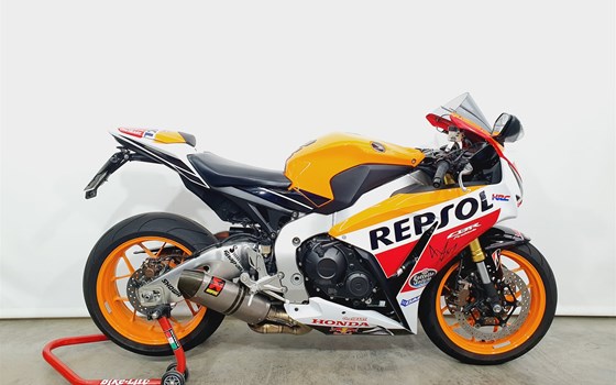 Gebrauchtmotorrad Honda CBR1000RR Fireblade - Bild 1