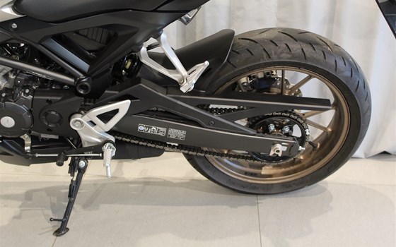 Gebrauchtmotorrad Honda CB125R - Bild 10