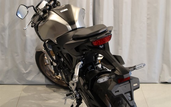 Gebrauchtmotorrad Honda CB125R - Bild 12