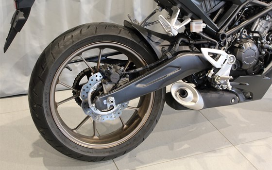 Gebrauchtmotorrad Honda CB125R - Bild 4