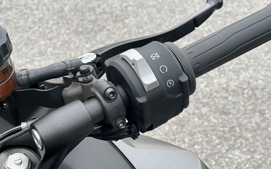 Gebrauchtmotorrad Kawasaki Ninja 1100SX SE - Bild 8