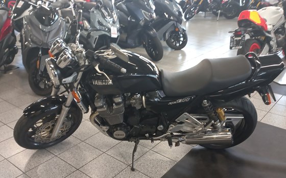 Gebrauchtmotorrad Yamaha XJR 1200 - Bild 3 Gebrauchtmotorrad Yamaha XJR 1200 - Bild 3