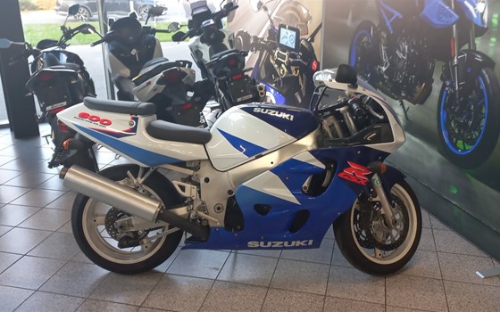 Gebrauchtmotorrad Suzuki GSX-R 600 - Bild 1 Gebrauchtmotorrad Suzuki GSX-R 600 - Bild 1