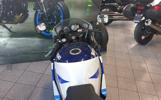 Gebrauchtmotorrad Suzuki GSX-R 600 - Bild 2 Gebrauchtmotorrad Suzuki GSX-R 600 - Bild 2