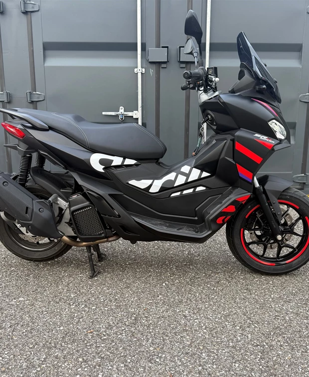 Aprilia SR GT Replica 125