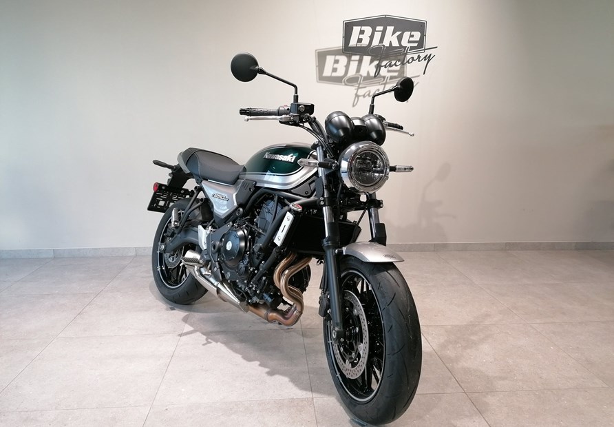 Kawasaki Z650 RS (silber)