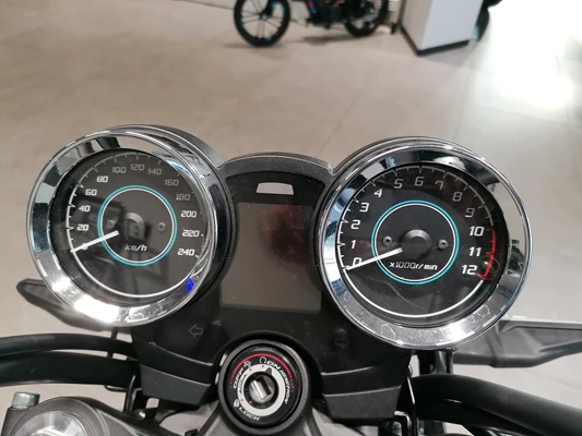 Kawasaki Z650 RS (silber) - Bild 3