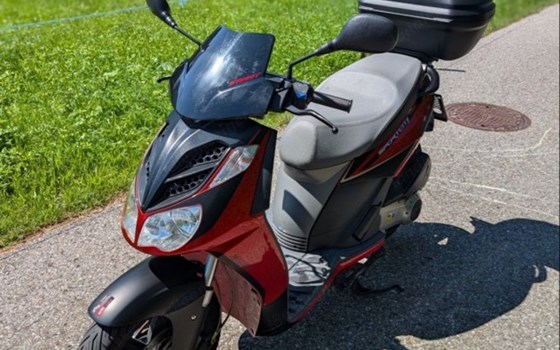 Gebrauchtmotorrad Aprilia Sportcity Street 300 - Bild 1 Gebrauchtmotorrad Aprilia Sportcity Street 300 - Bild 1