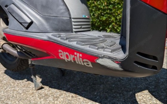 Gebrauchtmotorrad Aprilia Sportcity Street 300 - Bild 6 Gebrauchtmotorrad Aprilia Sportcity Street 300 - Bild 6