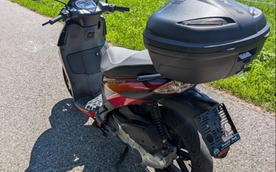 Gebrauchtmotorrad Aprilia Sportcity Street 300 - Bild 7 Gebrauchtmotorrad Aprilia Sportcity Street 300 - Bild 7