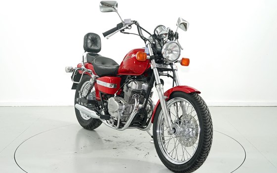Motorrad Occasion Honda CA 125 Rebel - Bild 2