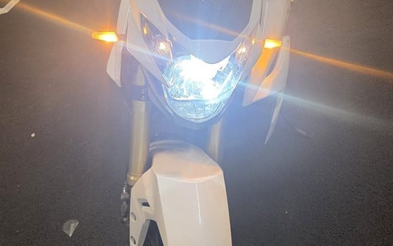 Gebrauchtmotorrad Suzuki GSR 750 - Bild 1 Gebrauchtmotorrad Suzuki GSR 750 - Bild 1