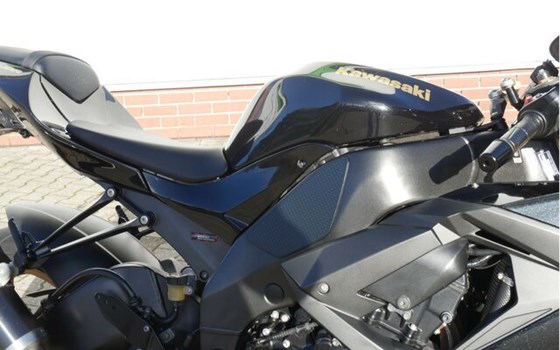 Gebrauchtmotorrad Kawasaki Ninja ZX-10R - Bild 5